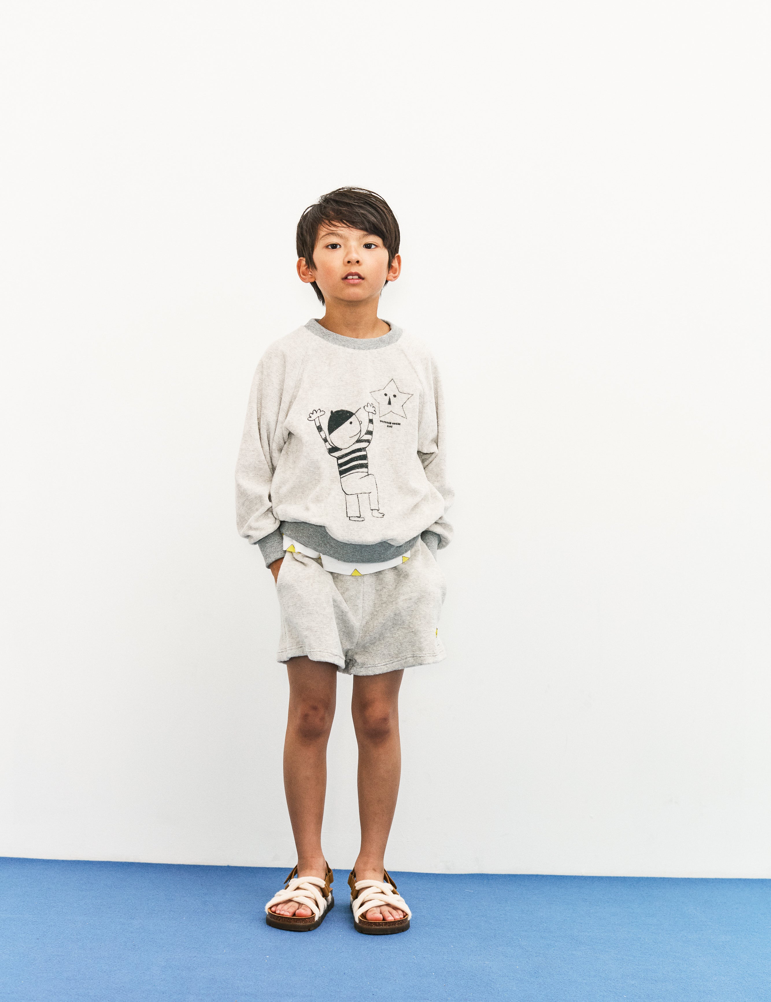 Weekend House Kids kids towelling shorts with little star design