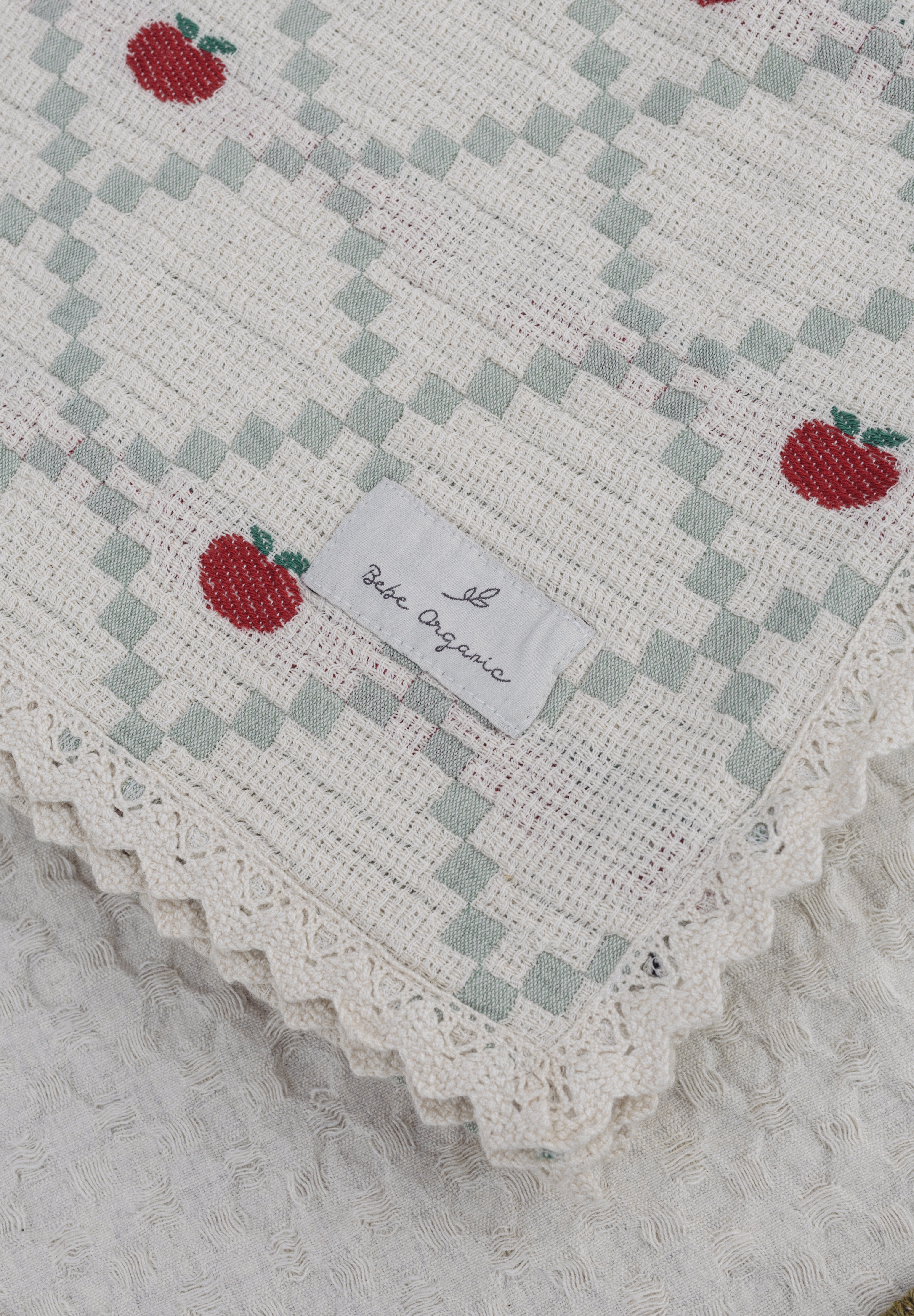 Bebe Organic Organic Cotton Baby Blanket in Apple Patchwork