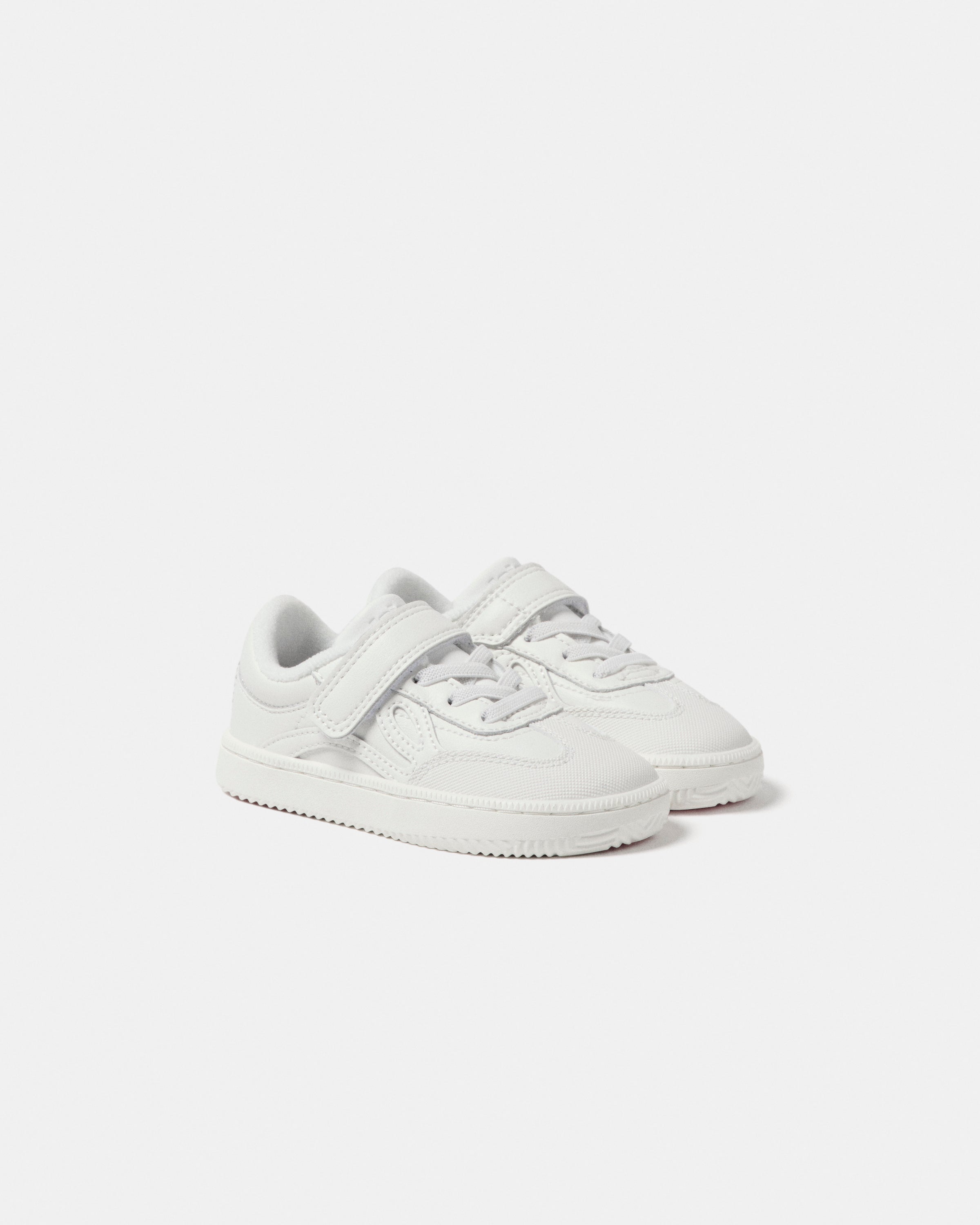 Lejan Weekdays Kids in White