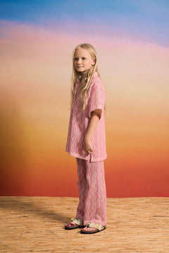 Maison Mangostan kids wavy mesh knit shirt in light pink